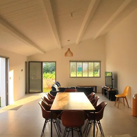 Neuve Avec Piscine, Marie De Re Villa *